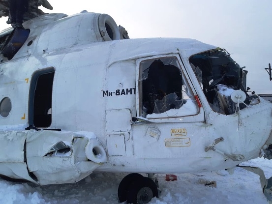 Вертолет МИ-8 после жесткой посадки у н.п. Байкит 