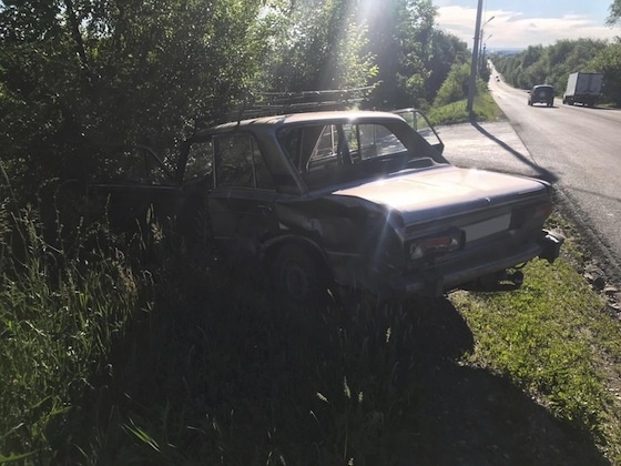 В ДТП пострадали водитель и пассажирка ВАЗ-2106