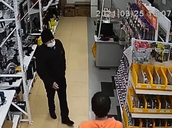 Подозреваемый в краже инструмента в магазине Тольятти