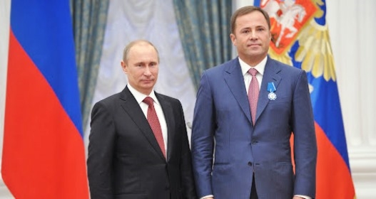 Владимир Путин и Игорь Комаров. Фото пресс-службы Кремля 