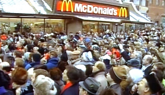 1990 г., на открытии первого ресторана Макдоналдс в СССР  