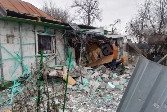 Последствия совершенного ранее обстрела села Попово-Лежачи