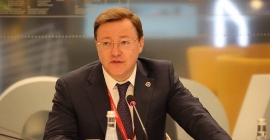 Дмитрий Азаров примет участие в выборах главы региона 