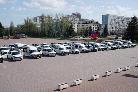 Автопарк медучреждений пополнили автомобили «Нива» и «Гранта» 