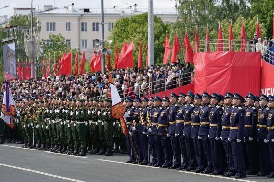 Парад прошёл на площади Куйбышева в Самаре