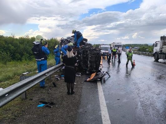 В ДТП погибли водитель внедорожника и ребенок