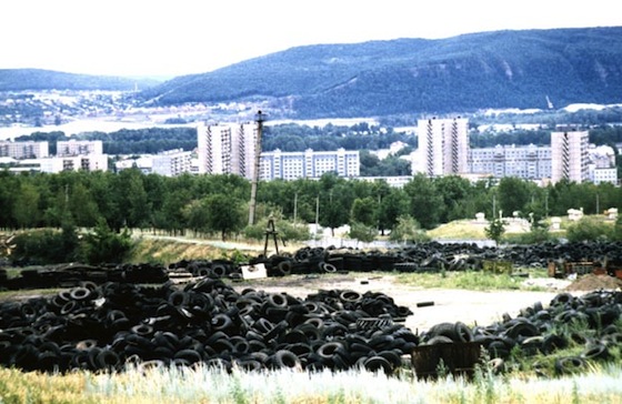 Вид на Тольятти и Жигули с улицы Б. Коваленко. 1999 г.