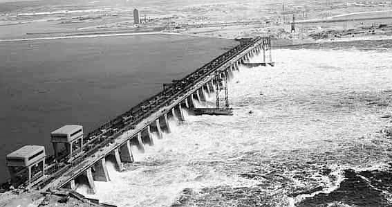 Водосливная Куйбышевской ГЭС, 1956 год