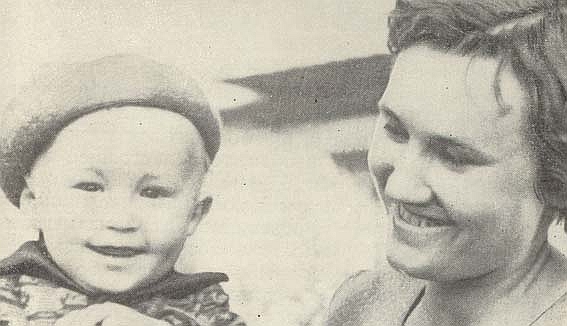 Тольяттинский Пальмиро Семёнов с мамой