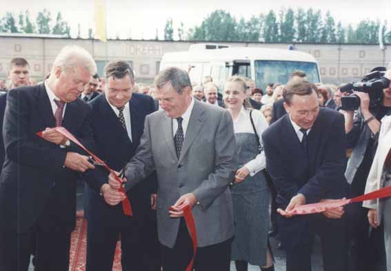 Открытие СП 23.09.2002: В. Каданников, Дж. Смит, Н. Уткин
