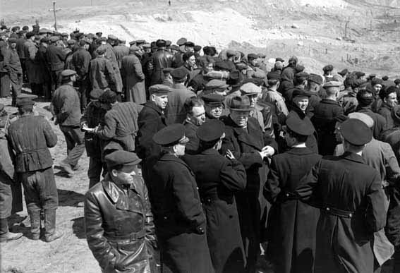 Взорвана перемычка – затопление котлована ГЭС, 1955 г.