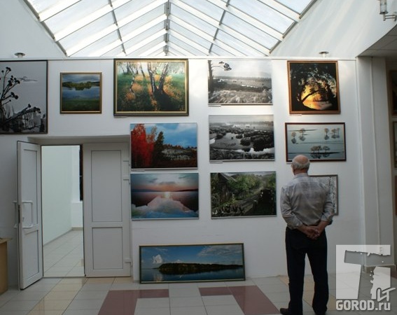 На выставке фотохудожника, ветерана АВТОВАЗа С. Казакова