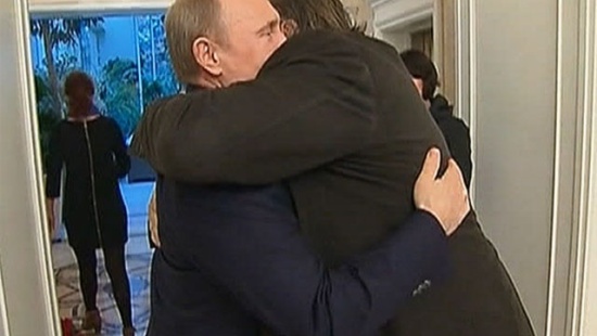 Путин в объятиях Депардье