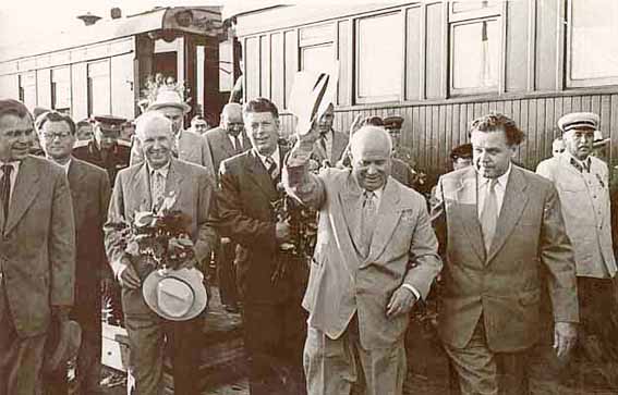 Н. Хрущев и др. на станции Жигулевское море. 9 августа 1958 г.