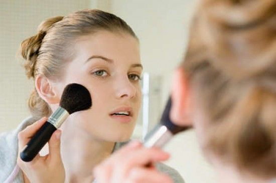 Ровная кожа и здоровый румянец - основа макияжа